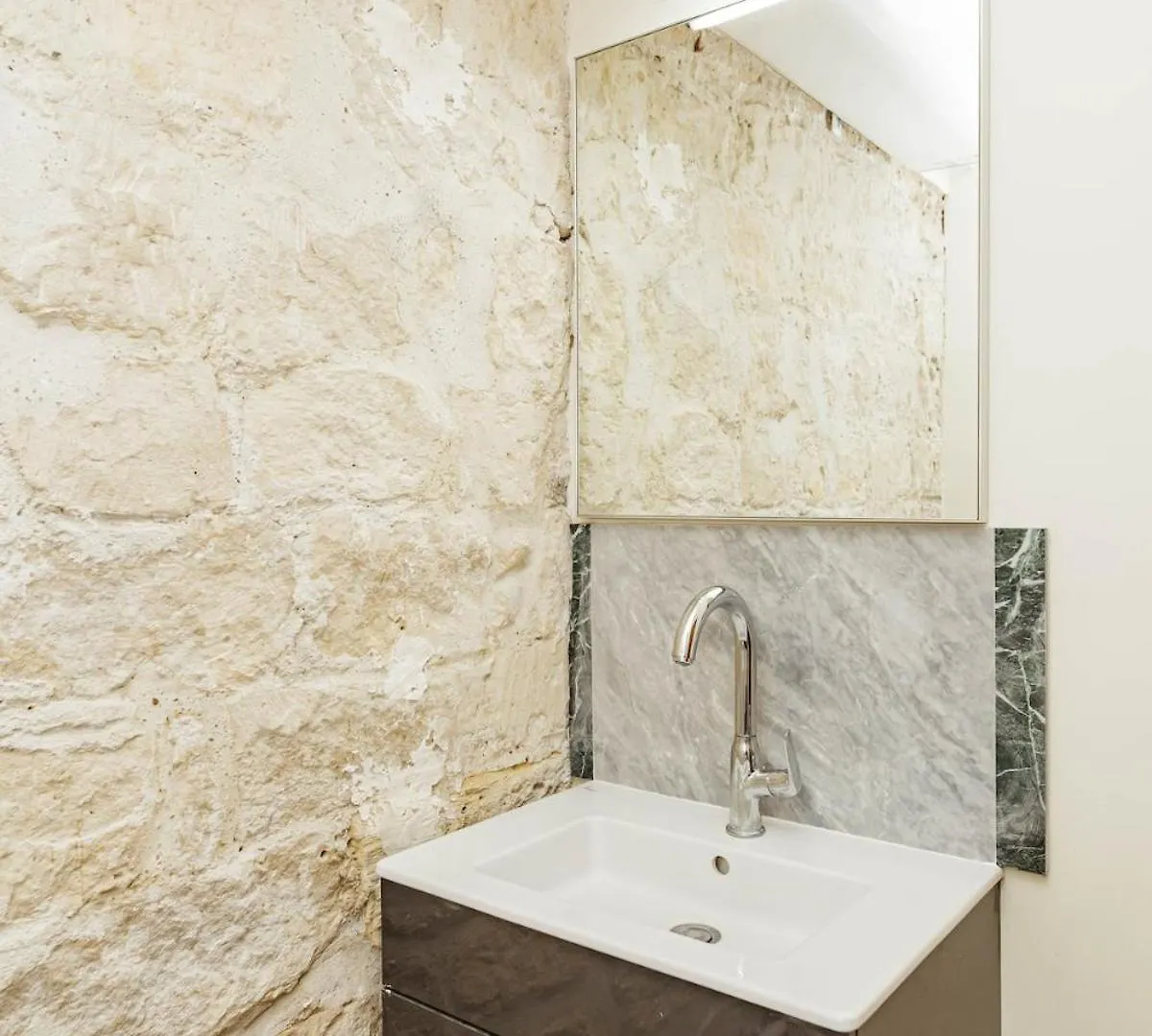 Charming Apartment With Terrace In Heart Paris Villa